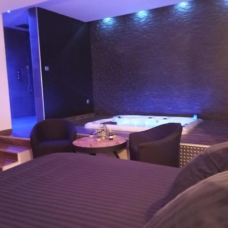 Chambre Romantique Avec Spa Privatif Ferriere-la-Grande 외부 사진
