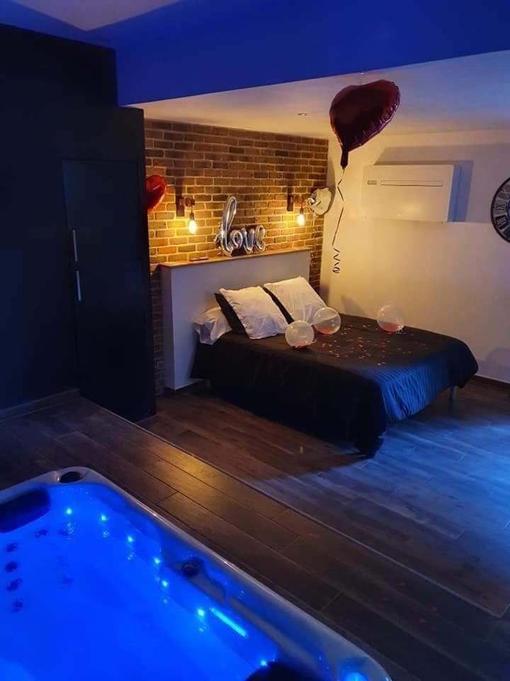 Chambre Romantique Avec Spa Privatif Ferriere-la-Grande 외부 사진