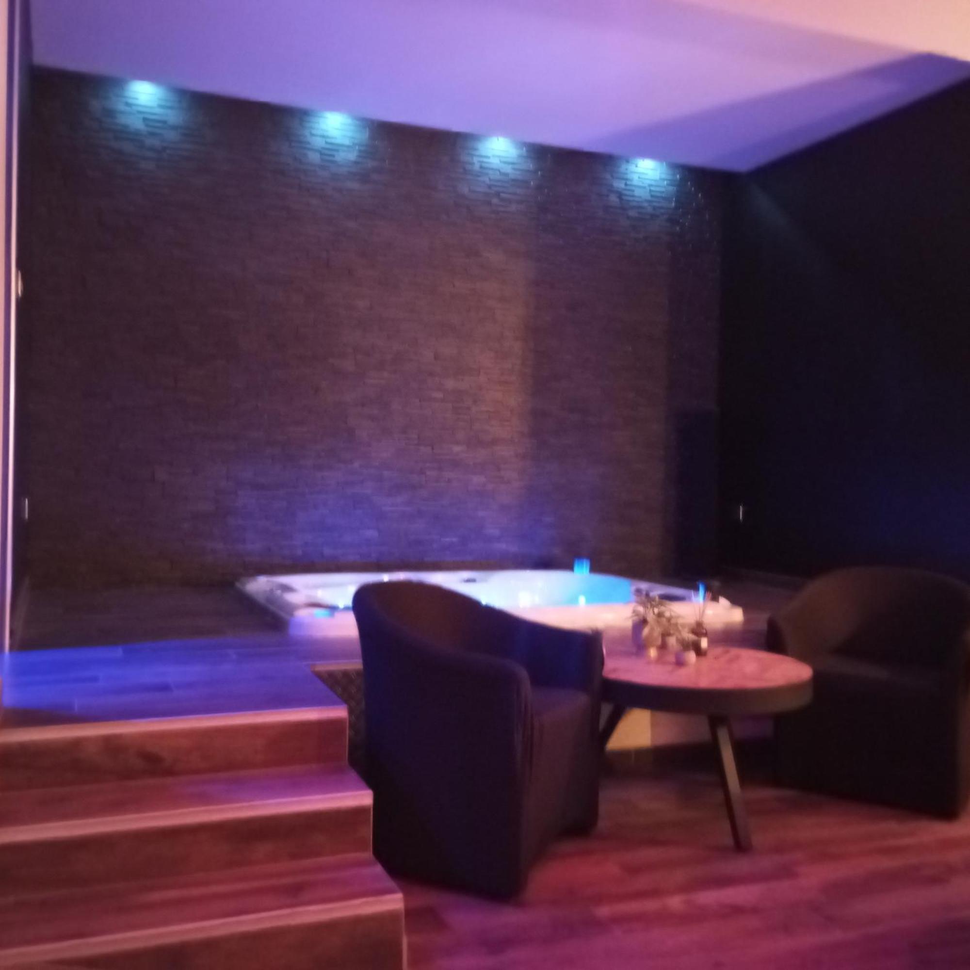 Chambre Romantique Avec Spa Privatif Ferriere-la-Grande 외부 사진