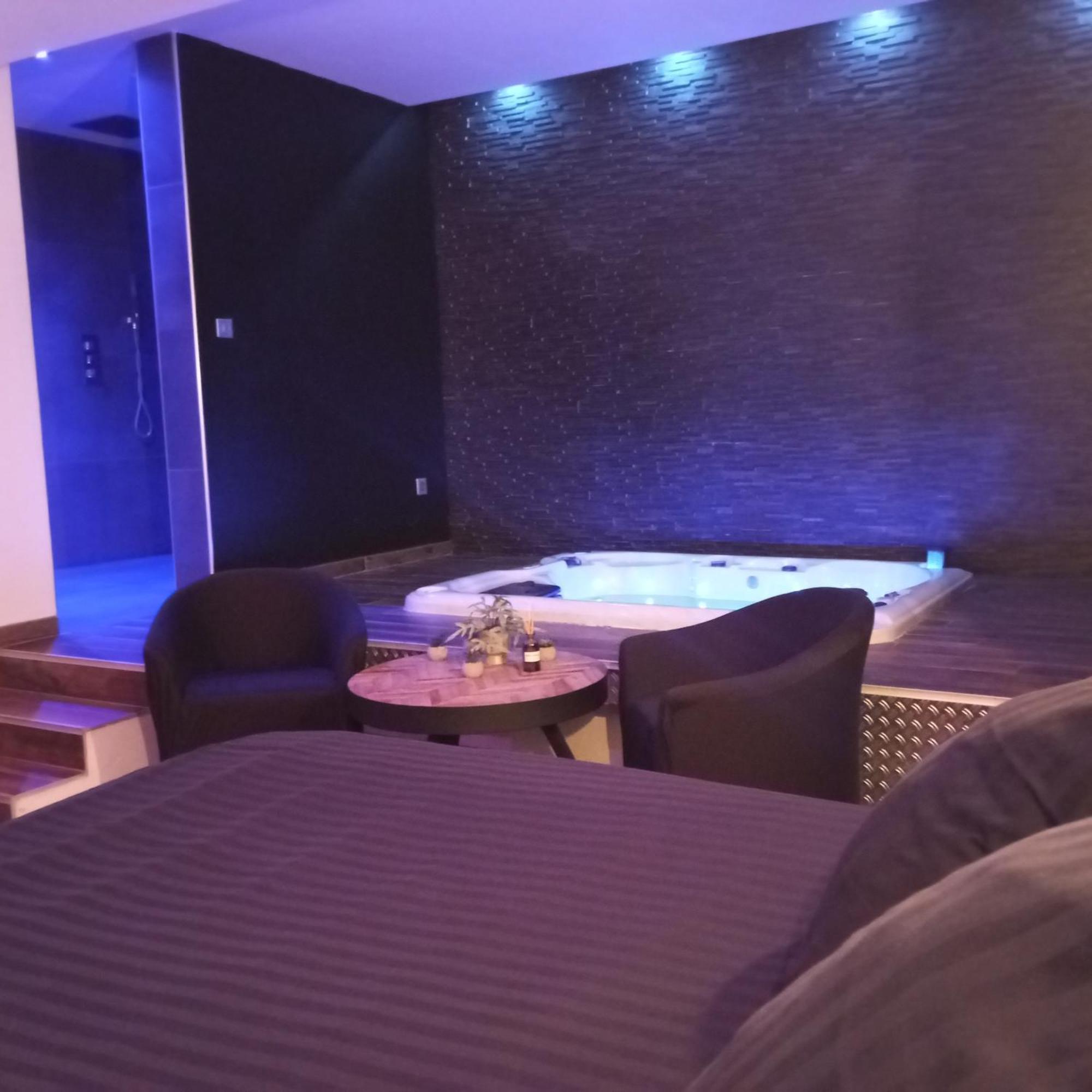 Chambre Romantique Avec Spa Privatif Ferriere-la-Grande 외부 사진